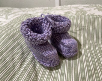 Newborn booties/baby booties/knitted booties/hand-knitted booties