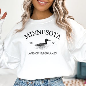 Minnesota Sweatshirt, Minnesota Loon Crewneck, Vintage Duluth Sweater, Midwest Hoodie, University Gift, Retro College Apparel, MN Home State
