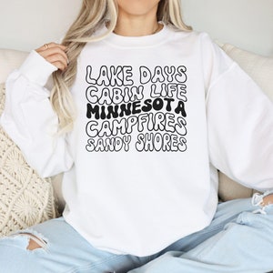 Minnesota Sweatshirt, Midwestern Crewneck, Vintage Minnesota Apparel, Lake Life Land of 10000 Lakes, Minnesota State Gift, National Park Tee