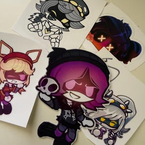 Confezione da 5 adesivi in vinile robot gotici / Simpatici robot fan art di fantascienza / Adesivi ritagliati droni assassini uzi murda droni adesivi gotici cyberpunk