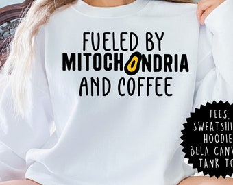 Alimenté par les mitochondries et le t-shirt de café, professeur de sciences, chemise de nerd, chemise de biologie, chemise de chimie, cadeau scientifique, chemise scientifique amusante