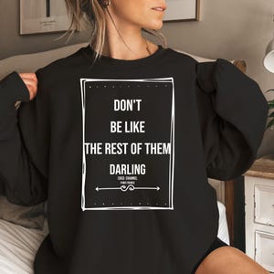 Paris Graphic T-Shirt, Eiffel Tower, France Trip Shirt, Women&#39;s Designer Luxury Sweatshirts & T-shirts