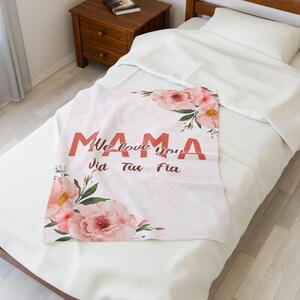 Personalized Mom We Love You Velveteen Plush Blanket, Mother&#39;s Day Gift, Custom Family Name Blanket, Gift for Mom, Birthday gift