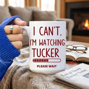 Tazza per i fan di Tucker Carlson – Tazza da caffè satirica su Fox News conservatrice (lavabile in lavastoviglie)