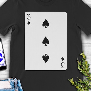Pik Drei Spielkarten T-Shirt.