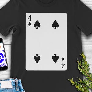 Pik Vier Spielkarten T-Shirt.