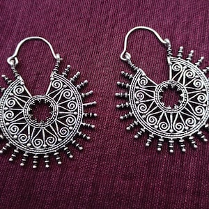 Lightweight Metal Hoop Earrings, Statement Circle Hoop Earrings, Delicate Filigree Earring, Gift For Her, Floral Filigree Hoop Earring