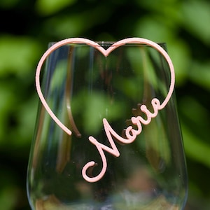 Herz mit Namen zum Einhängen ins Glas - viele Farben - Namensschild - Tischkarten für Hochzeit, Geburtstag oder Firmenfeier