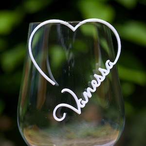 Herz mit Namen zum Einhängen ins Glas - viele Farben - Namensschild - Tischkarten für Hochzeit, Geburtstag oder Firmenfeier