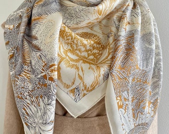 Écharpe en laine et soie de luxe grande écharpe carrée châle 55 x 55 po. 140 x 140 cm beige gris or motif plantes tropicales foulard pour cheveux cadeaux de vacances