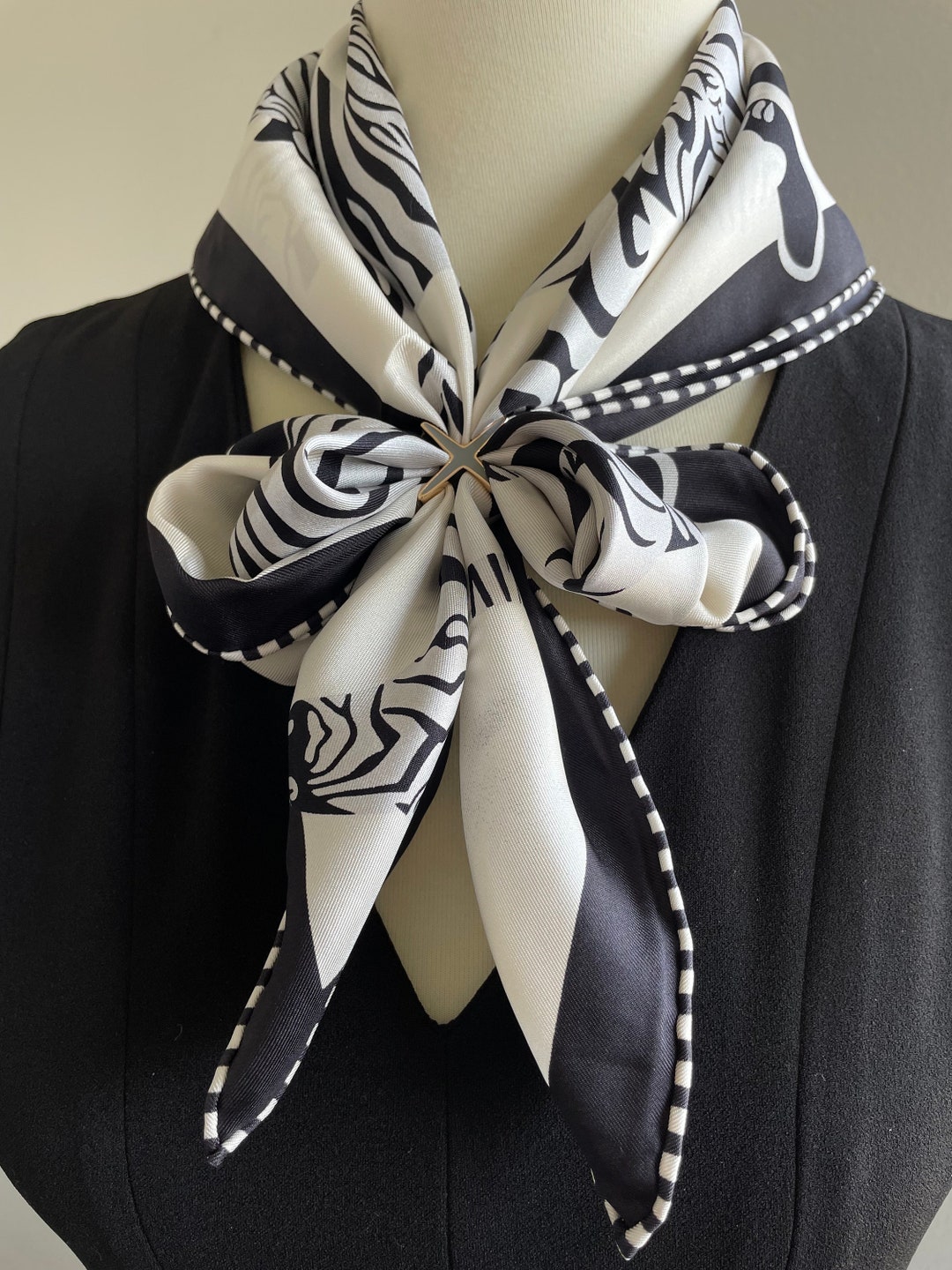 LARGE SQUARE SCARF THE LEGEND OF ZIBA main image 1