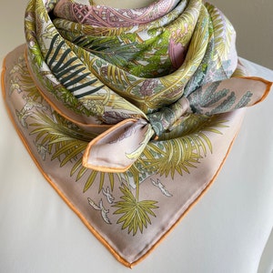 Foulard en sergé de soie 100 % châle Foulard en soie 35 x 35 po 90 x 90 cm Fauve Plantes du jardin tropical Grand foulard en soie carré Cadeau toute saison pour elle