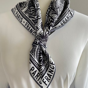 Écharpe carrée de luxe en sergé de soie 100 % Foulard carré en pure soie avec tête bandana 27 x 27 po. 70 x 70 cm Foulard en soie Tropical Paris Cadeaux pour elle Cadeaux pour maman