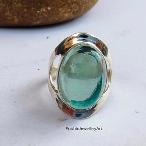 Oval Aquamarine Gemstone Ring: 925 Sterling Silver Band