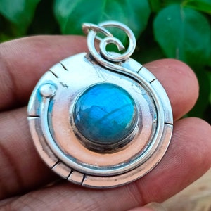 Natural Blue Labradorite Gemstone Handmade 925 Sterling Silver Pendant, Vintage Labradorite Jewelry Pendant Gift For mother&#39;s Day Gift