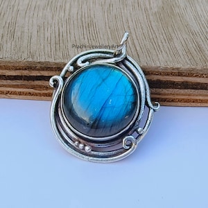 Labradorit Anhänger Blue Fire Runder handgemachter Edelstein Anhänger * 925 Sterling Silber Anhänger * Boho Silber Schmuck Geschenk für alle Anlass**