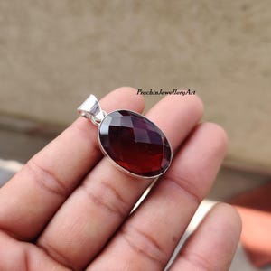 Handgefertigter Granat Anhänger: 925 Sterling Silber Edelsteinschmuck