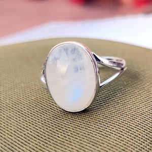 Mother&#39;s Day Sale 925 Sterling Silver Ring, Rainbow Moonstone Ring, Rainbow Moon stone Ring, Handmade Silver Ring, Gift For her, Dainty Ring