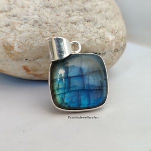 Sterling Silver Labradorite Pendant: Stylish Gemstone Jewelry