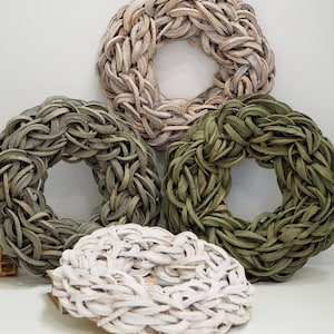 Handmade wreath made of dried coconut discs – 40 cm, natural door and wall wreath
