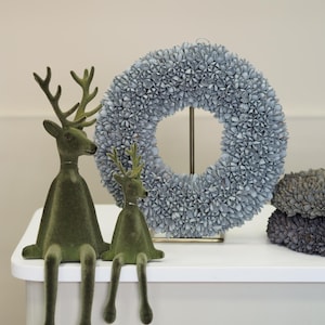 Handmade decorative wreath, natural door wreath, wall wreath 40 cm, grey
