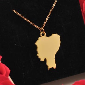 Colar de mapa do Equador, pingente com letras gravadas, colar personalizado do país, presente para mulher equatoriana, presente de nascida no Equador, joias do país