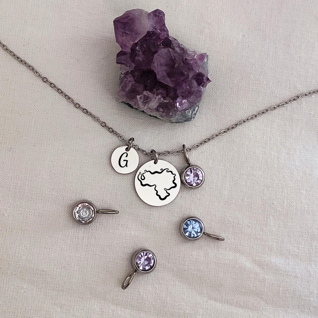 Venezuela Map Pendant Necklace - Stainless Steel Trendy Jewelry Gift For Women (Silver Tone)
