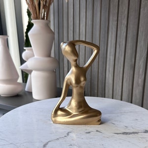 Modern Minimalist Yoga Studio Decoration,Yoga Woman Figurine,Yoga Girl Statue, Home Decoration With Yoga, Yoga Pose Sculpture,Yoga Sculpture
