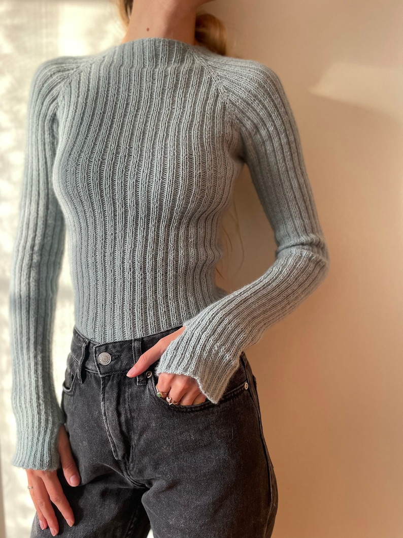 KNITTING PATTERN: Hug Me Tight Sweater image 6