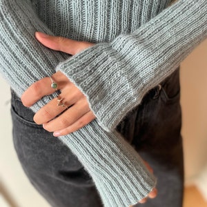 HUG ME KNITTED SWEATER - PITCH BLACK
