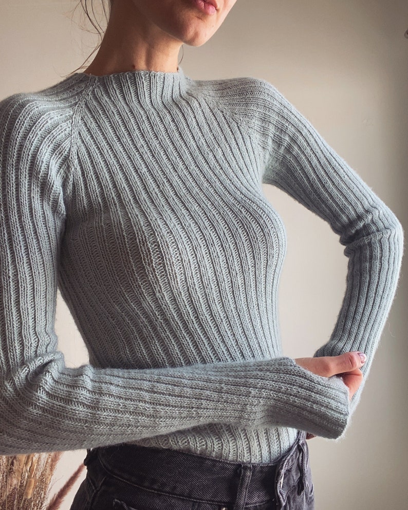 KNITTING PATTERN: Hug Me Tight Sweater image 3