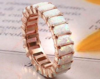 Anillo de eternidad de ópalo, delicado anillo de ópalo, anillo de ópalo de oro, anillo de ópalo de plata, anillo minimalista, anillo apilable de ópalo, regalo para ella, anillo de ópalo blanco