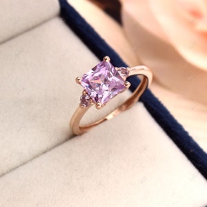 Bague de fiançailles vintage en améthyste de coupe princesse, bague de fiançailles en argent sterling, bague de mariée, bague de promesse, bague de naissance, cadeau de sa promesse