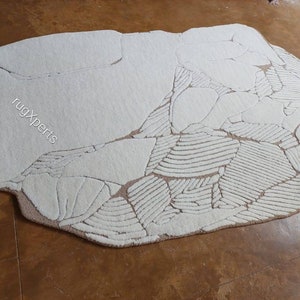 Premium quality modern abstract odd shape area rug for living room , bedroom , designer hand tufted wool rug