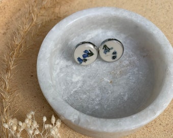 Stud earrings round with flowers