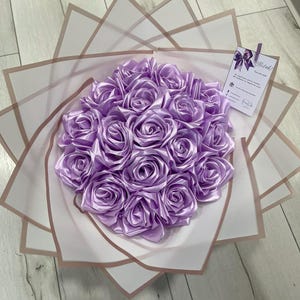 Handgefertigter Seidenrosenstrauß, Satinband-Blumenschmuck, Elegantes handgefertigtes Geschenk Satinblumen, Ewiger Rosenstrauß