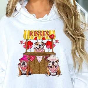 Cute Bulldog Kisses Stand Graphic Hoodie Sweatshirt, Funny Dog Lover Crewneck, Unisex Valentine&#39;s Day Pullover, Pet Themed Apparel