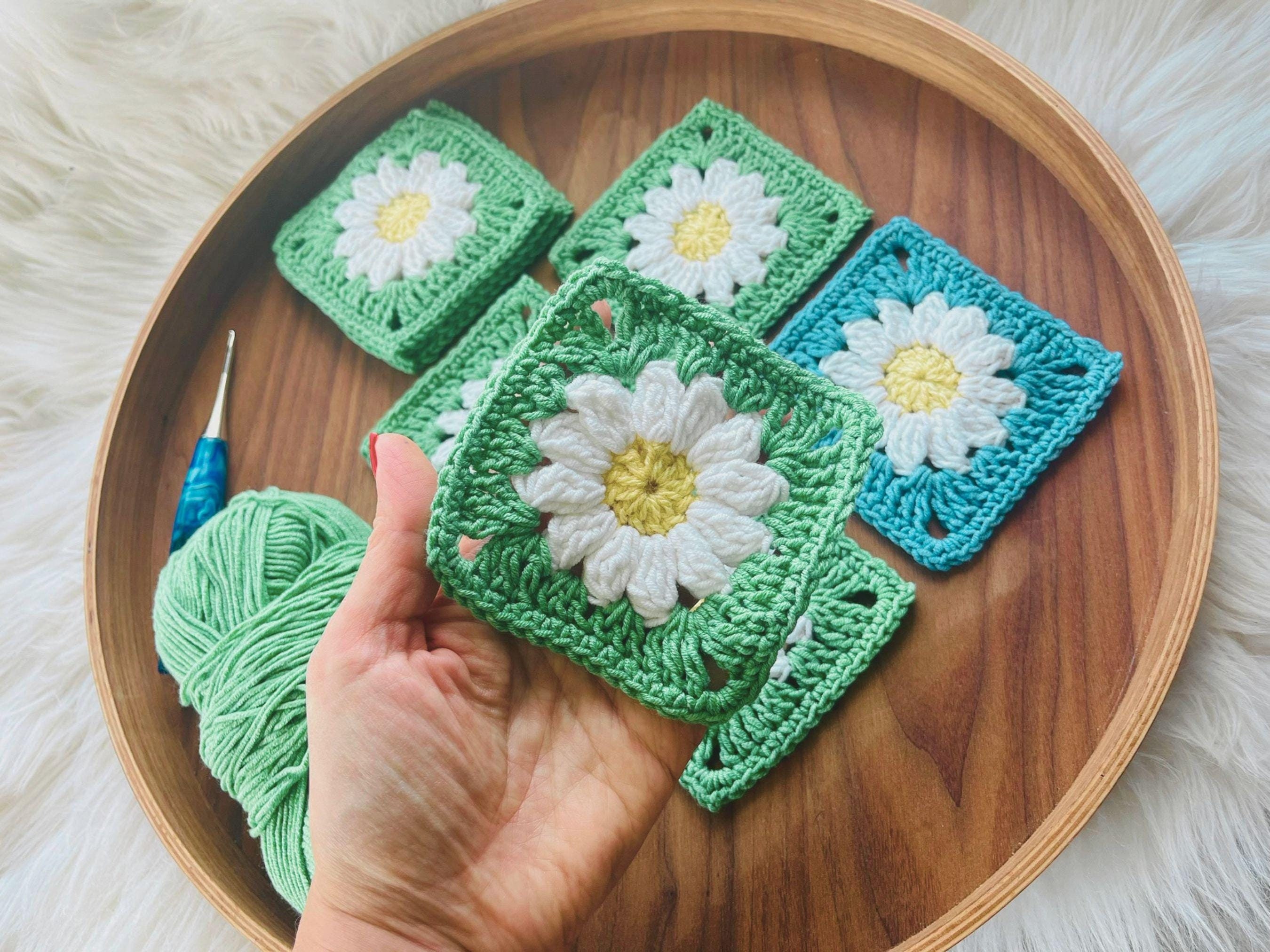 Easy Daisy Granny Square Crochet Pattern for Beginner Simple Basic US UK terms blanket pattern How to crochet DIY craft Gift for Mothers day