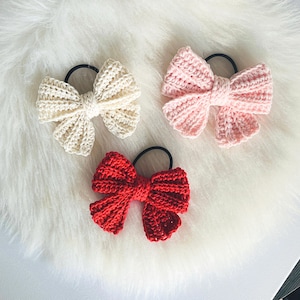 Coquette bow häkeln Muster Schlüsselanhänger Taschenanhänger Fliege Haarband Girly Accessoires einfach Anfänger einzigartiges Geschenk für Mutter Lehrer US UK Begriff