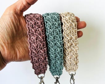 Crochet Keychain Pattern, Wristlet Strap, Easy Beginner Lanyard, DIY Christmas gift (PDF Download)