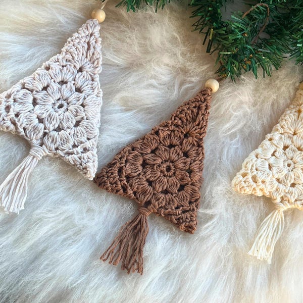 Christmas Tree Crochet pattern, Granny Square Ornament, Sunburst Easy Holiday decoration, Beginner DIY Gift