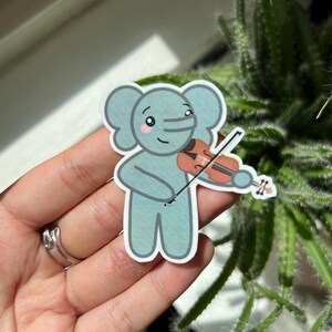 Violin Koazy The Elephant Vinyl Sticker
