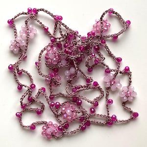 Crochet necklace with beads, Tiny flowers necklace, pink necklace with jewelry thread. Crochet bijoux.