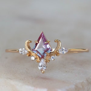 Alexandrite Ring Vintage Kite Alexandrite Ring 14k Gold Plated Sterling Silver Promise Ring for Her Engagement Ring June Birthstone Ring