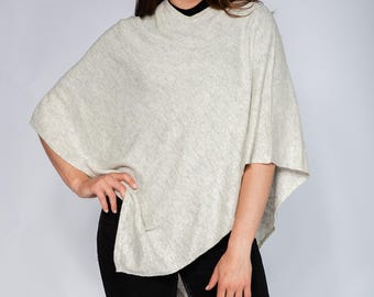 Poncho da donna in lana himalayana grigio chiaro / Mantella in morbida lana / Tessuto a mano in Nepal