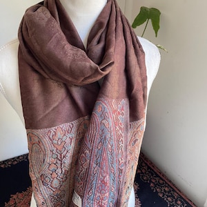Écharpe pashmina en soie marron chocolat – Écharpe châle multicolore légère pour femme | Accessoire doux de mariage ou de cadeau