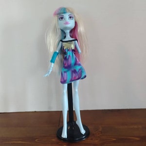 Monster High HTF retired G1 Abbey Bominable picture day missing parts doll