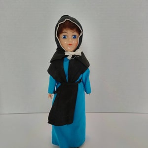 Vintage prairie cottage pilgrim doll blue dress bright blue eyes sweetheartdoll