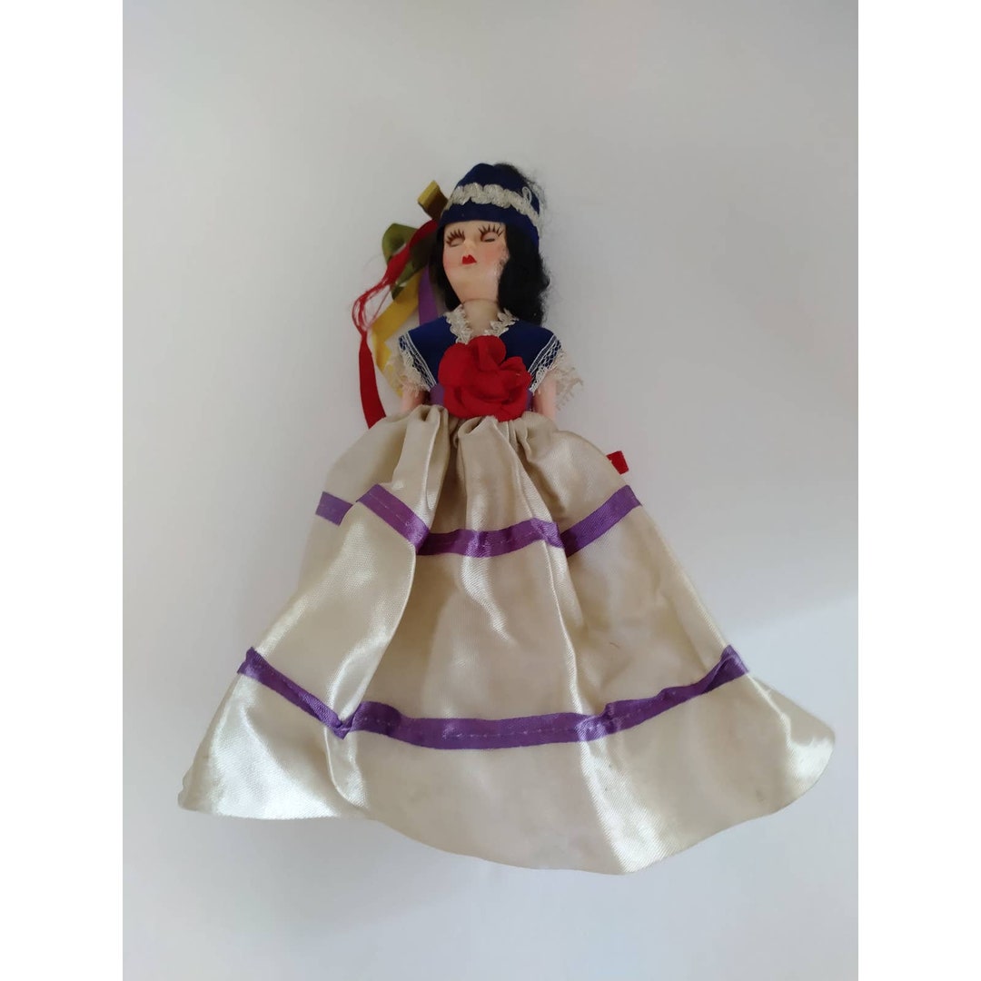 GREECE Arco Gas Station Dolls of the World Sleep Eyes Plastic Vintage