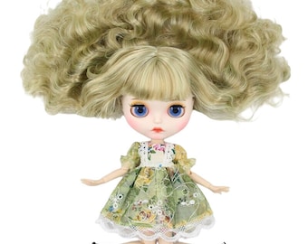 Vivian – Premium Custom Neo Blythe Doll with Multi-Color Hair, White Skin & Matte Pouty Face